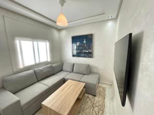 A2 Luxe Moderne et Confort, 7 min du Stade Moulay Abdellah