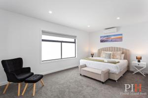 Spacious Central 2 story Luxury with views