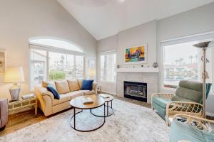 Lake view desert stay with pool, patio, grill, & smart TVs - snowbird-friendly