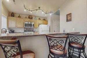 Family-Friendly Getaway with Fireplace, Washer, Dryer, & Balcony