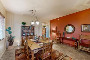 Spacious home in prime location across from Catalina State Park with golf nearby