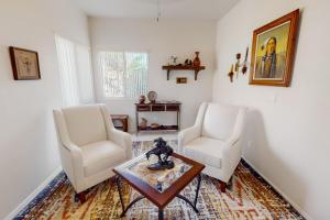 Dog-friendly valley view oasis with private hot tub, shaded patio, washer, dryer