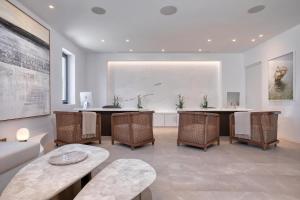 Sandblu Santorini, LXR Hotels & Resorts