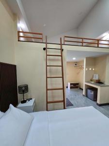 The Y Habitat