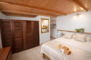 Feliz Puerta Entire House with Rooftop Terrace