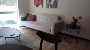 King size bed Modern apartment in Calacoto