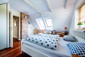Comfortable holiday villa with terrace and garden