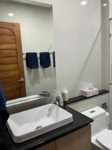 Si Changs house Four Elephants house