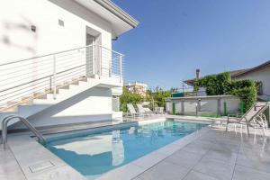 Apartment with Pool in Bibione 54750