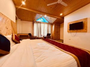 Manali Castle # premium rooms #parking #Balcony & Mountain view rooms #family rooms #Lawn #Near mall road