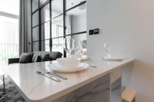 Free housekeeping visits during your stay - StayShort - Modern & Cozy Dubai Hills Retreat Sleeps 4 Great Location