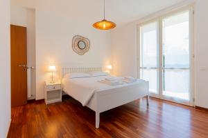 giardino e piscina apartment