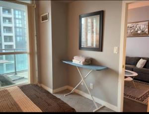 Spacious-Cozy 2Bed Condo in Square Ones Misissauga