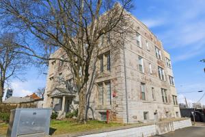 Central 3BR Apt Close to Universities