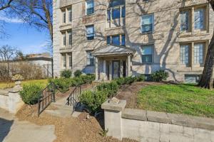 Central 3BR Apt Close to Universities