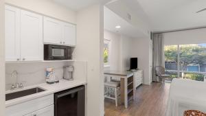 Resort Condo Steps to Beach Pool Hot Tub Tennis Golf Sandestin Miramar Beach