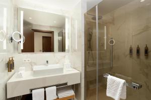 Iceland Parliament Hotel, Curio Collection By Hilton