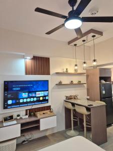 Furnished Family Condo Near IT Park and Waterfront With Pool, Wifi, Gym Access