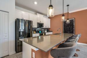 Last Minute Disney Getaway Private Pool Themed Bedrooms. Book Now 91409