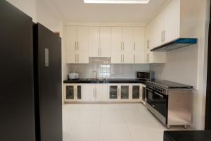 6BR Crystal Slopes and Six-slot Reserved Parking