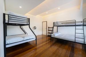 6BR Crystal Slopes and Six-slot Reserved Parking