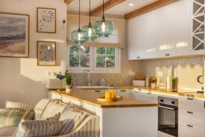 CARAMELLO - AC, cliffs & ocean view, fibre net, garage, tv channels