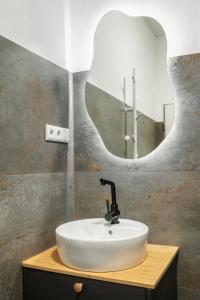GROUNDfloor with private entrance, 55 sqm, 4 beds
