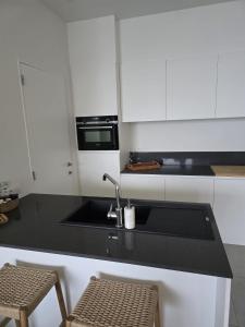 Top uitzicht luxe appartement met ruim terras ZWEMBAD & GYM