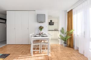 Lumina apart with balcony in heart Warsaw