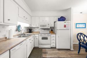 Ocean View 2BR • First-Floor • Cherry Grove • Sea Cabin 125-B