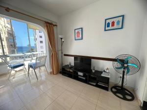 Comfy sea view apartment with parking
