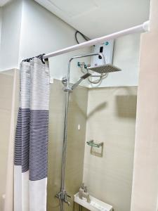 Shore 2 Condotel Near Airport MOA City View