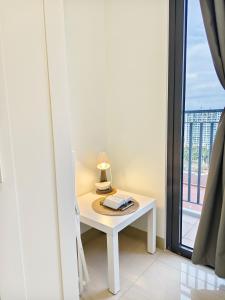 Shore 2 Condotel Near Airport MOA City View