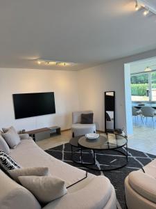 Exceptional house by Lake Geneva