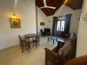 Apartment Hiriketiya - Hiriketiya City Home