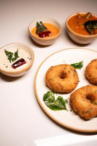 Hotel The Rajaji Restaurant and Rooms