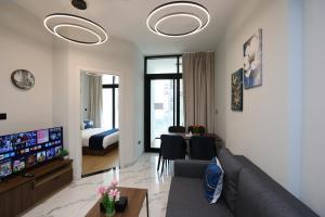 Maryah Island 1 Bed Junior Next to Cleveland Hospital by Central Stay