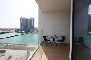 Maryah Island 1 Bed Junior Next to Cleveland Hospital by Central Stay