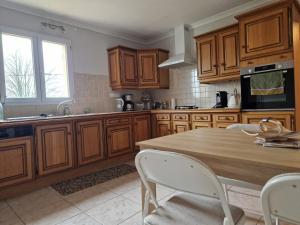 Hébergements LYAEL - Villa M spacieuse avec grand terrain aux portes de la Camargue