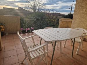 Hébergements LYAEL - Villa M spacieuse avec grand terrain aux portes de la Camargue