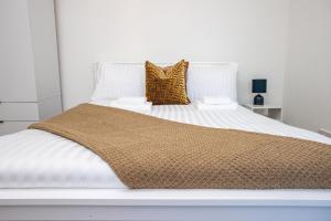 Sunny 3BR Home Near Portsmouth Park