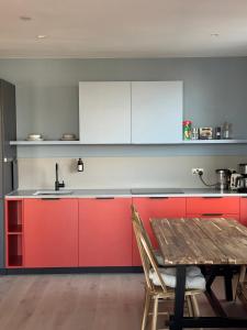 02 Arena, Specious Apartments