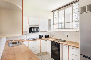 Bedfordview Suite 10 Min OR Tambo Eastgate No Load Shedding 2BED WiFi