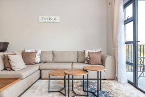 Elegant, Chic, Modern, exquisite, peaceful Condo in Sandton