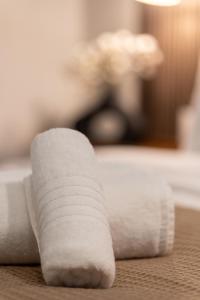 City Views- Top Floor - King Bed