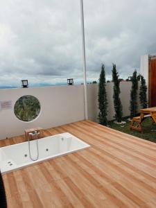 Villa with jacuzzi, Damar Ningrum 5