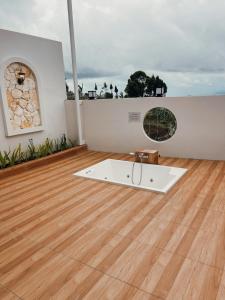 Villa with jacuzzi, Damar Ningrum 5