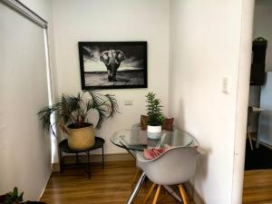 The Link Rivonia Gautrain Bus 1BED Charming Apartment