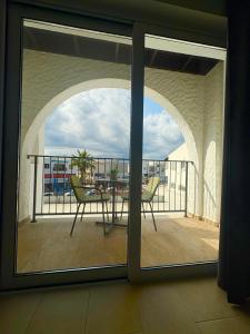 Rimini Balcony Studios - Steps from the Sea