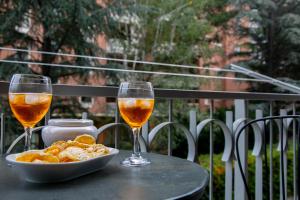 Green apartment at the Rotonda with garage